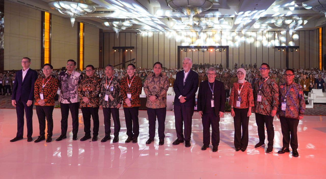 Penandatangan MoU PosIND dgn PT SRC Indonesia Sembilan5