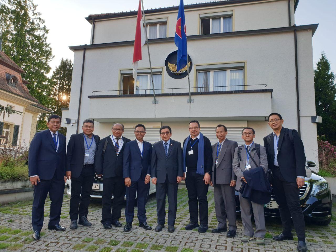 Gallery Photo 09 Mei 2022. Courtesy Call dengan Dubes RI di Swiss Prof Muliaman D. Hadad, Ph.D