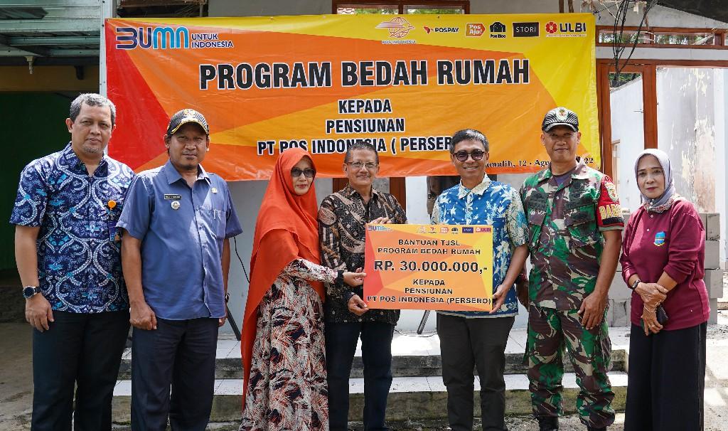 Gallery Photo 11-12 Agustus 2022. Bantuan TJSL Program Kesehatan Pemberian Kursi Roda dan Program Bedah Rumah