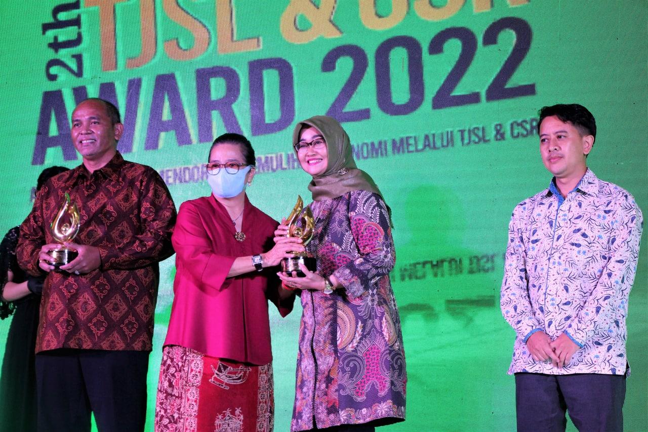 Gallery Photo 11 Agustus 2022. Pos Indonesia Raih Tiga Penghargaan TJSL&CSR Award 2022