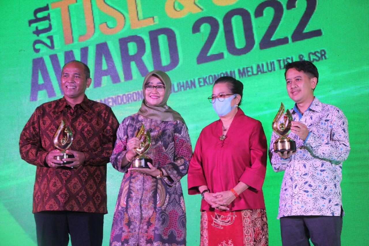 Gallery Photo 11 Agustus 2022. Pos Indonesia Raih Tiga Penghargaan TJSL&CSR Award 2022