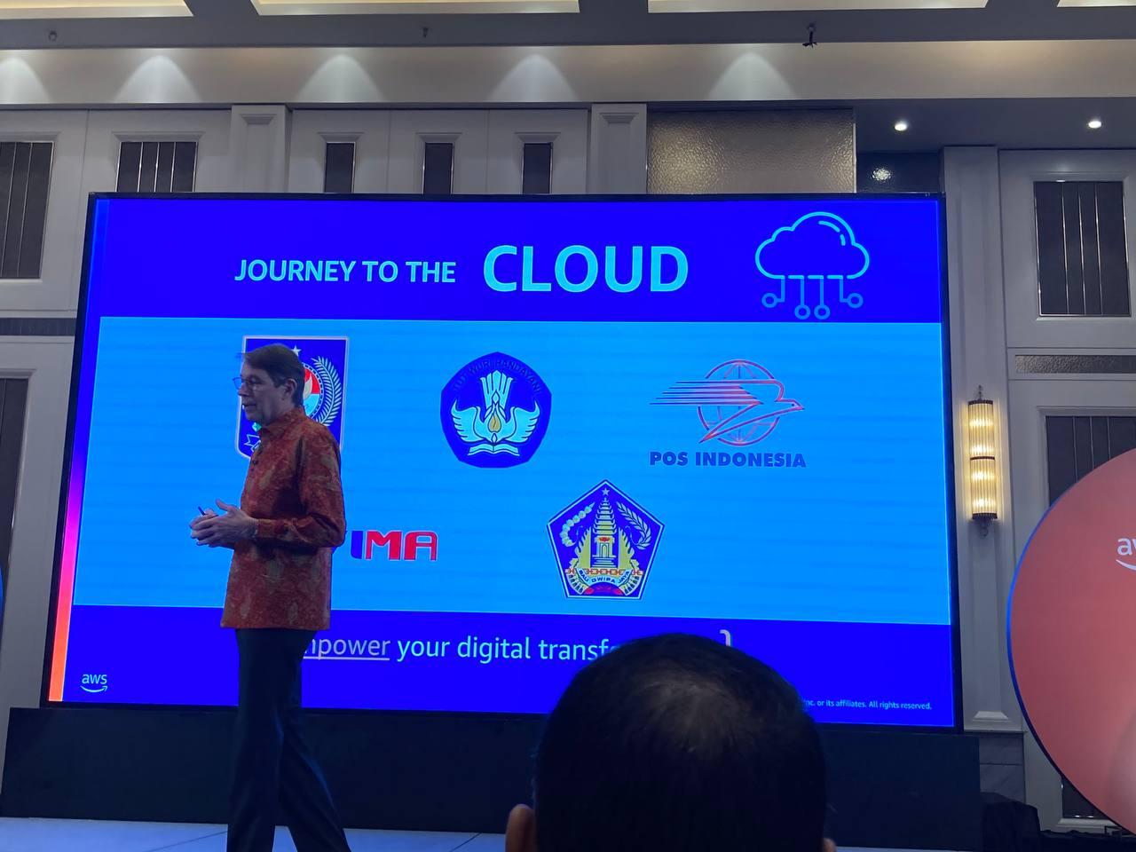 Gallery Photo 13 Oktober 2022 - Direktur Teknologi dan Informasi, Speaker : The Journey to Success at Scale in Digital Economy Era