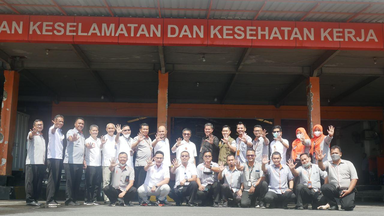 Gallery Photo 15 Juni 2022. Kunjungan Direktur Utama Pos Indonesia ke SPP Surabaya