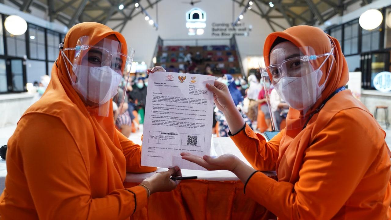 Gallery Photo 22 April 2022. Penyerahan BanTuan Sosial Tunai Minyak Goreng