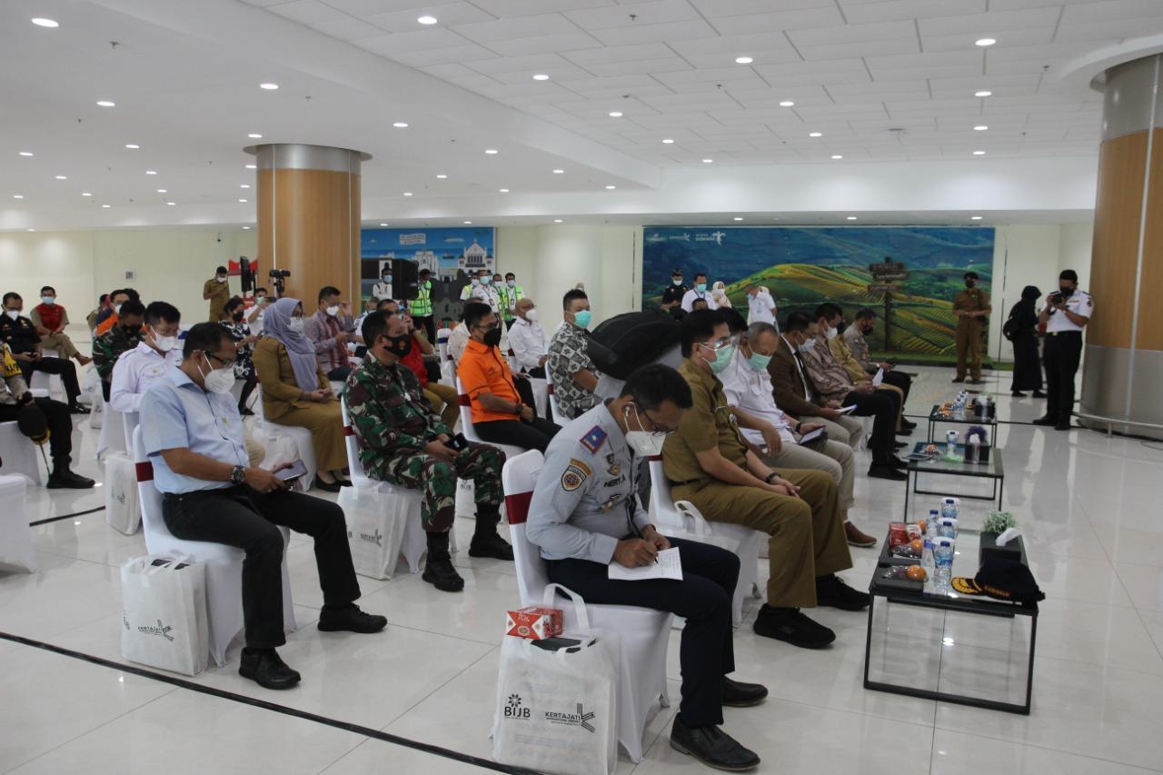 Gallery Photo 23 Februari 2021. Direktur Utama Pos Indonesia Hadir Dalam Launching Cargo Bandara Kertajati