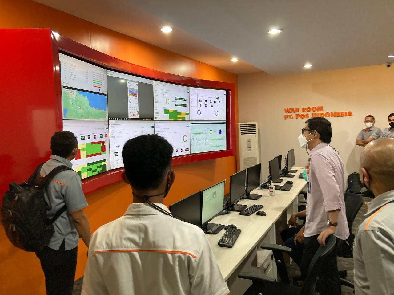 Gallery Photo 25 Juli 2022. Monitoring TPS & War Room Regional 2 oleh Direktur Operasi dan Teknologi Informasi dan Komisaris