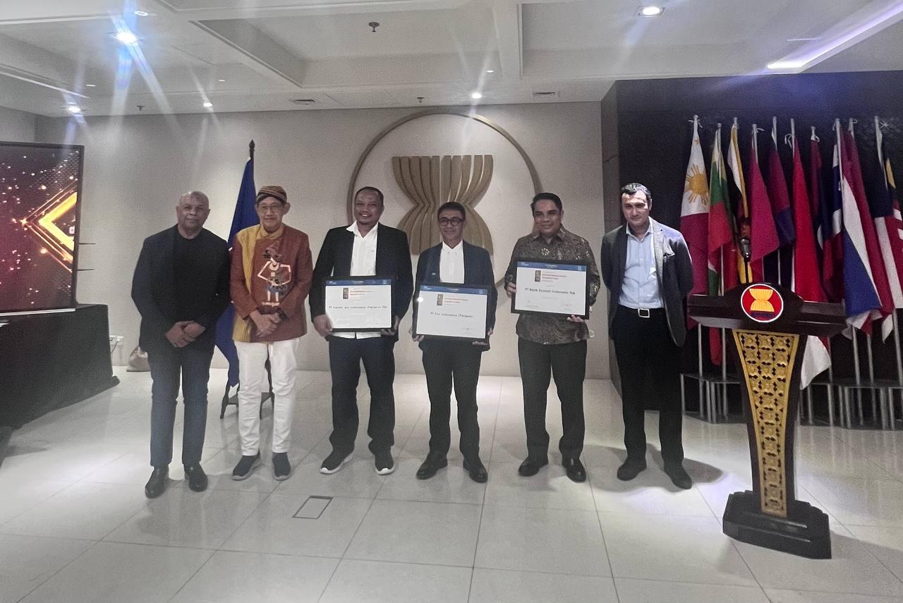 Gallery Photo 7 Desember 2022. Diirut Pos Indonesia menerima Award Entrepreneurial Marketing Company 2022