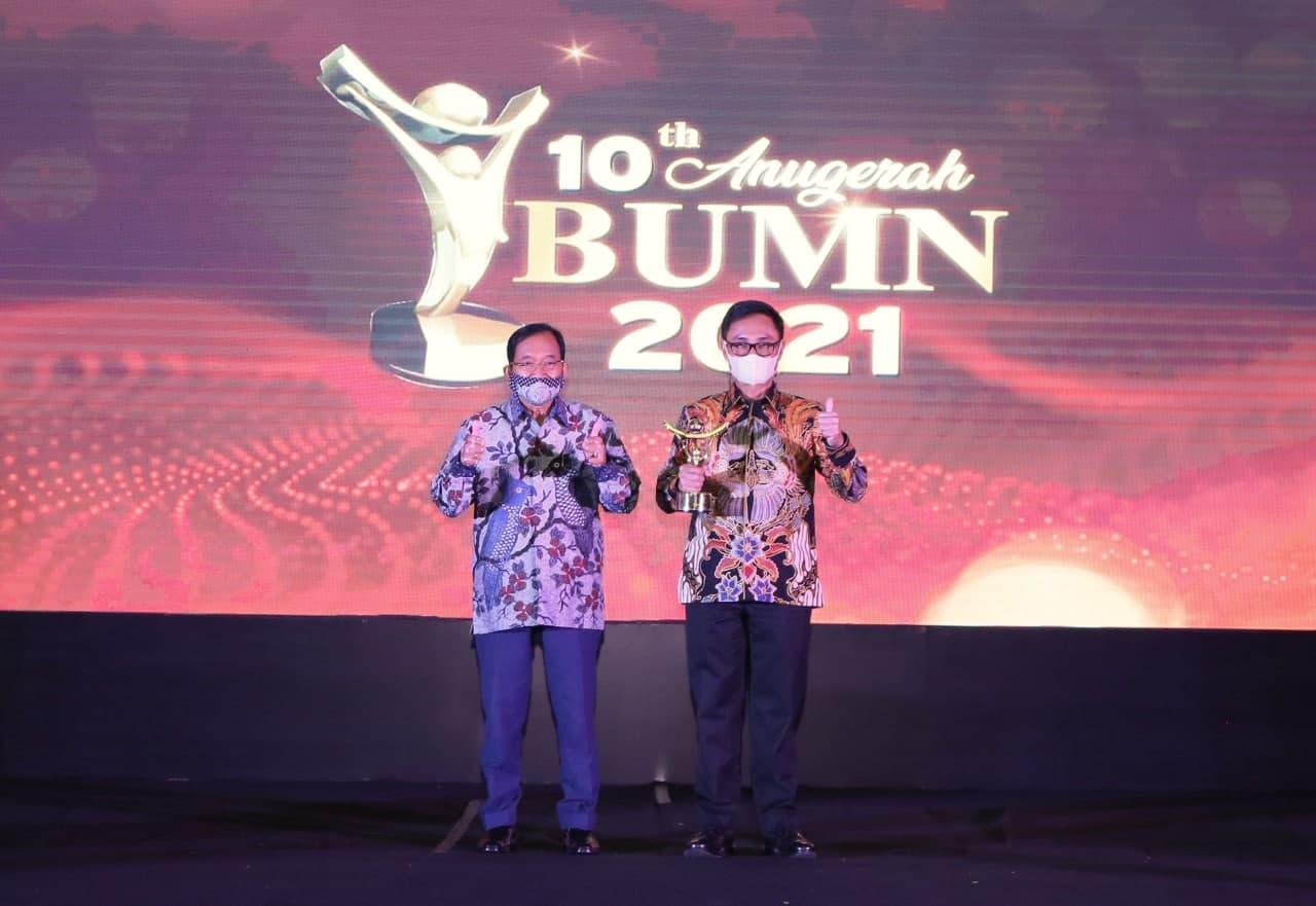 Gallery Photo 8 April 2021. Dirut Pos Indonesia Raih CEO BUMN Terbaik Driving Transformation 2021