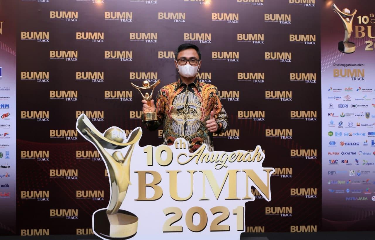 Gallery Photo 8 April 2021. Dirut Pos Indonesia Raih CEO BUMN Terbaik Driving Transformation 2021