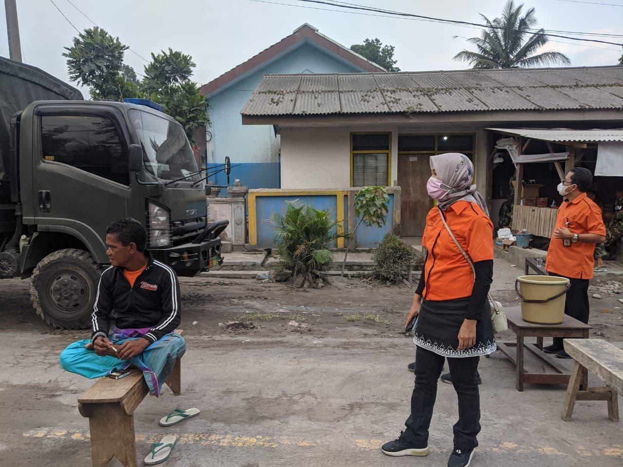 Gallery Photo 8 Desember 2021. Pos Indonesia Peduli Bantu Korban Erupsi Semeru