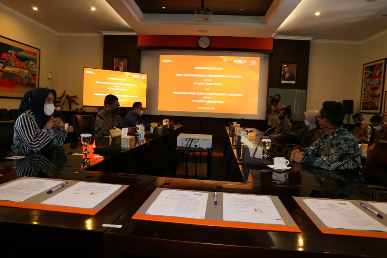 Gallery Photo 9 Juli 2021. Penandatangan Nota Kesepahaman PT Pos Indonesia dengan PT Raya Yasa Lestari dan PKS PT Pos Finansial Indonesia dengan PT Ivesta Nusantara