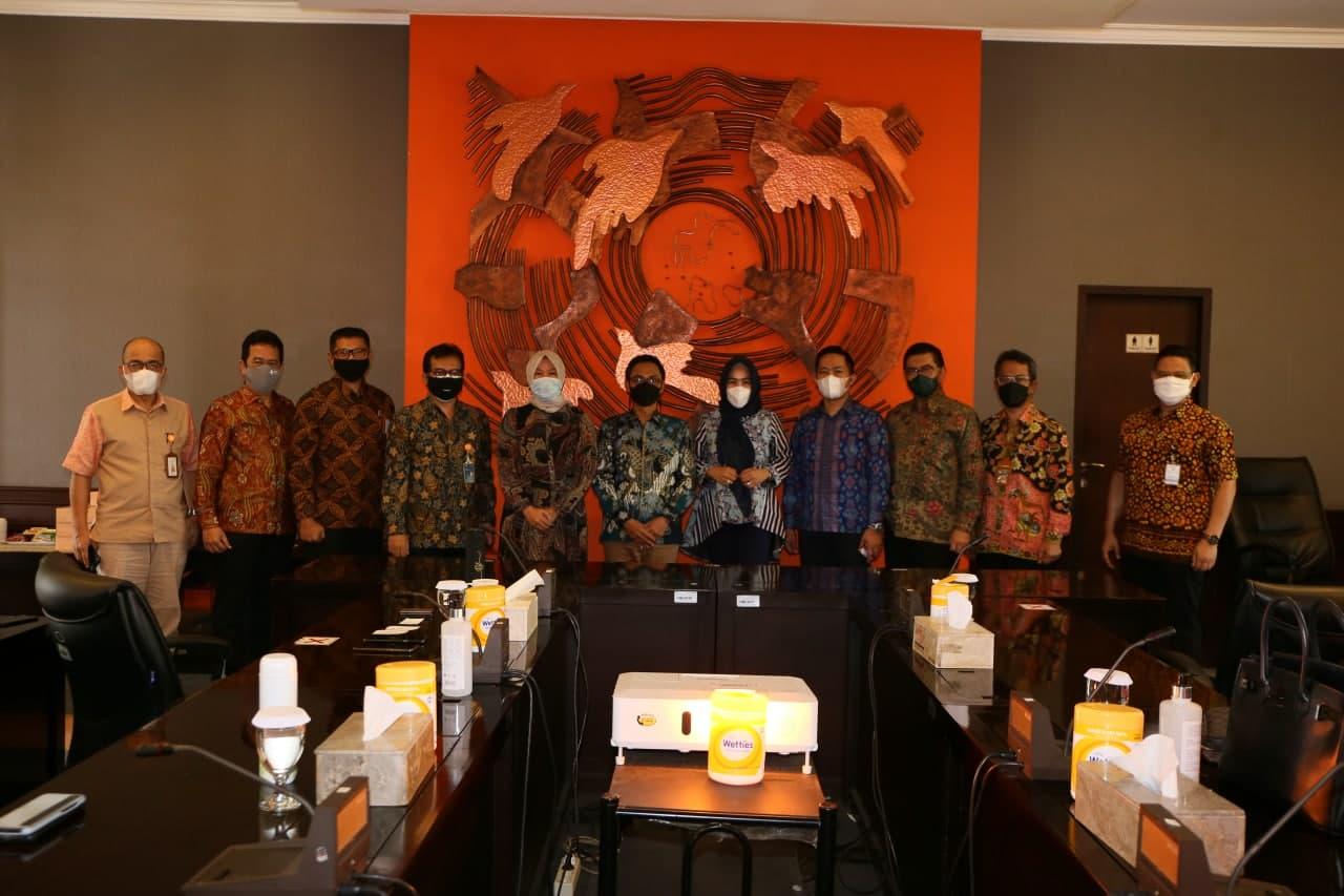 Gallery Photo 9 Juli 2021. Penandatangan Nota Kesepahaman PT Pos Indonesia dengan PT Raya Yasa Lestari dan PKS PT Pos Finansial Indonesia dengan PT Ivesta Nusantara