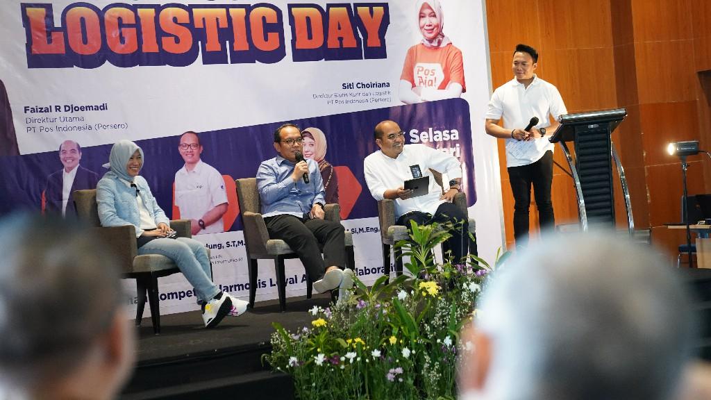 Thumbnail News Customers Gathering Logistic Day