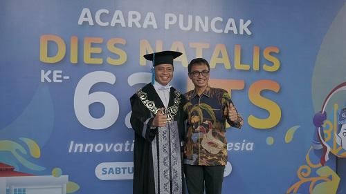 Thumbnail News Dies Natalis ke-62 ITS, Dirut Pos Indonesia Terima Penghargaan Anugerah Wira Adhiwisesa