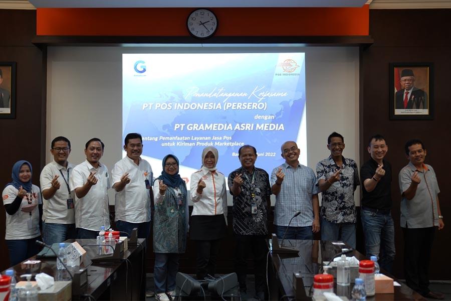 Thumbnail News Gandeng Pos Indonesia, Gramedia Permudah Akses Kiriman Buku ke Pelosok Negeri