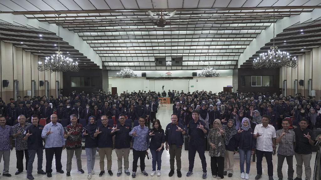 Thumbnail News Universitas Logistik dan Bisnis Internasional Gelar Dies Natalis dan Peresmian ULBI Center